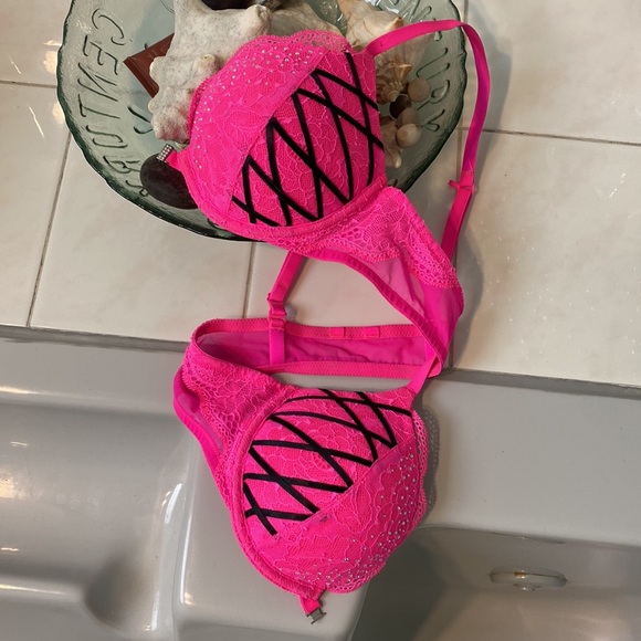 💖BEYOND SEXY La Senza limited edition ribbon & jewel embellished bra 36A PINK - Picture 11 of 11